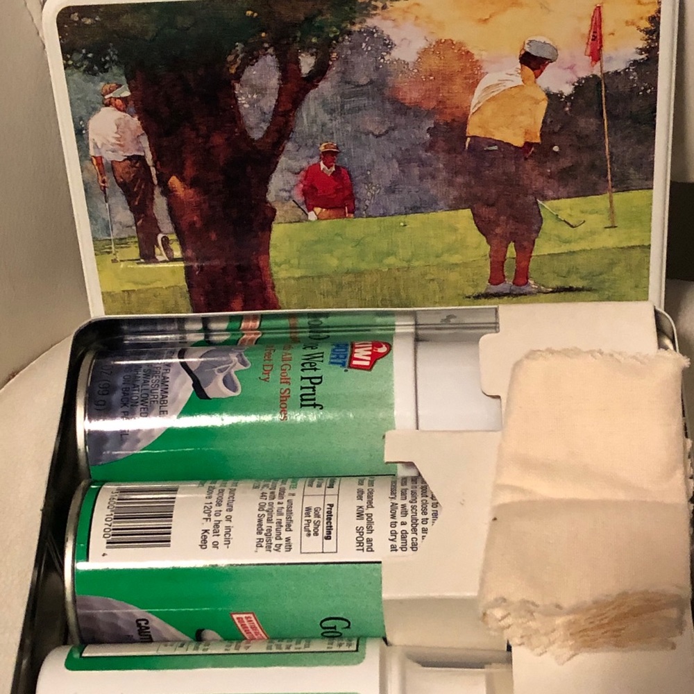 Kiwi golf shoes cleaner